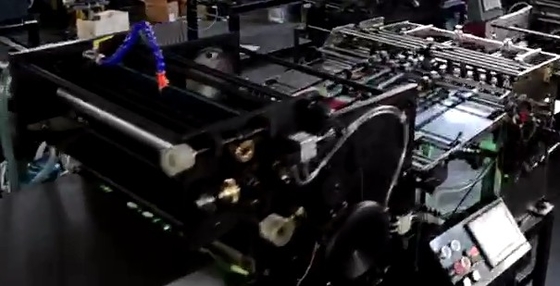 印刷と包装のための高速自動UV漆器 Ecoo CF-620A