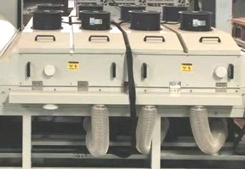 ボール紙のための自動紫外線ニスの磨く艶出し機械