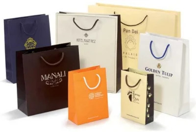 精度向上のためのサーボ制御付きの紙箱製造機械