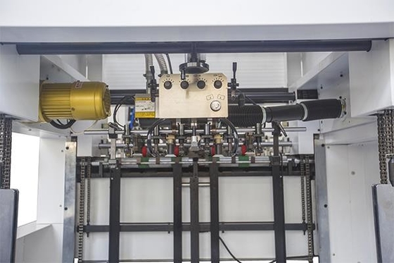 エコグラフィックス 自動切削機 800×580MM