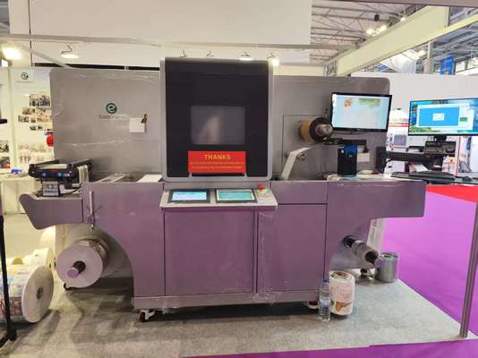 360*360 dpiから1440*360dpi解像度、10m/分～60m/分の速度に対応した、高品質ラベル製造向けのデジタルニス印刷機