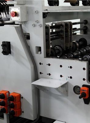 機械に70の袋/分をする正方形の最下の紙袋