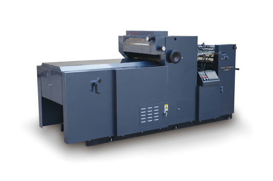 350gsm板620mm幅の紫外線ニスをかける機械5000pcs/H