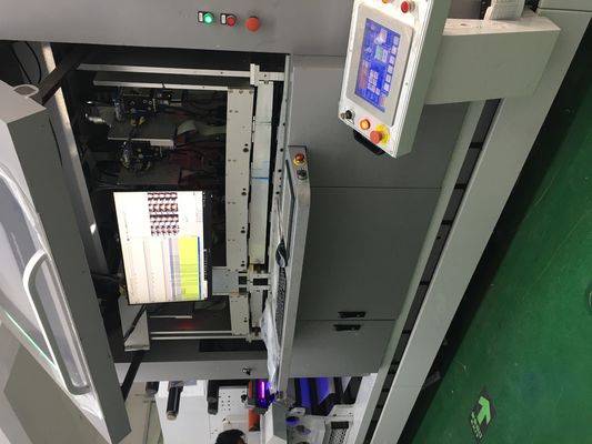 最大コーティングサイズ720x1050mm、シート厚さ80-500gsmの高速9500枚/時のUVニス塗布機