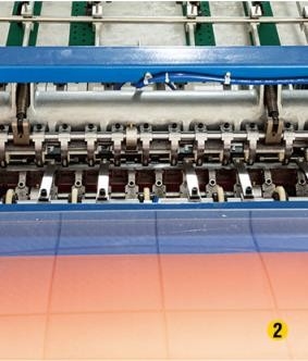 ペーパーに磨く全面的なコーティングの紫外線にニスをかけることは1200mmを2つのタワー機械で造る