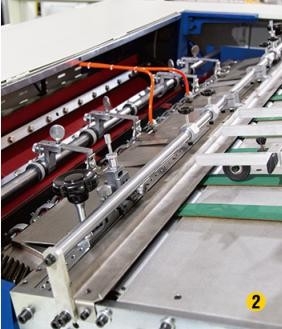 大判カメラのローカル艶出しの紫外線ニスをかける機械6200PCS/H