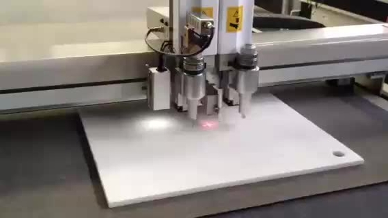 CB03II-1113 多機能 1200mm/s フラットベッド・プロット・カッター・エグレーバー